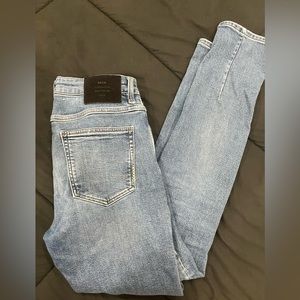 Neuw “Iggy Skinny” jeans. Size 33 W / 32 L. Worn once.